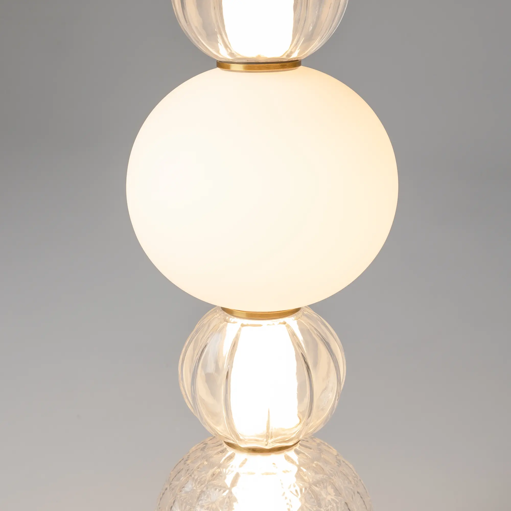 Настольный светильник Maytoni MOD301TL-L18G3K