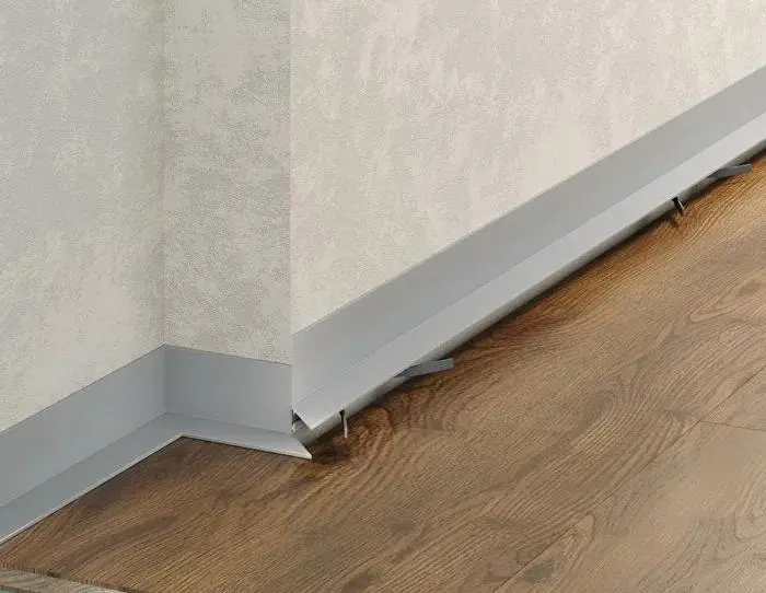 Металлический плинтус купить в Москве