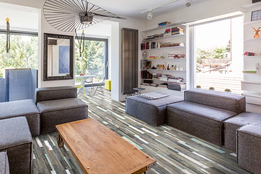 Пробковый пол с дизайном под дерево