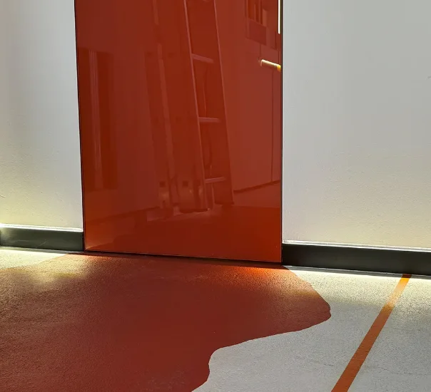 Скрытый плинтус алюминиевый Pro Design 323B черный муар RAL9005 купить