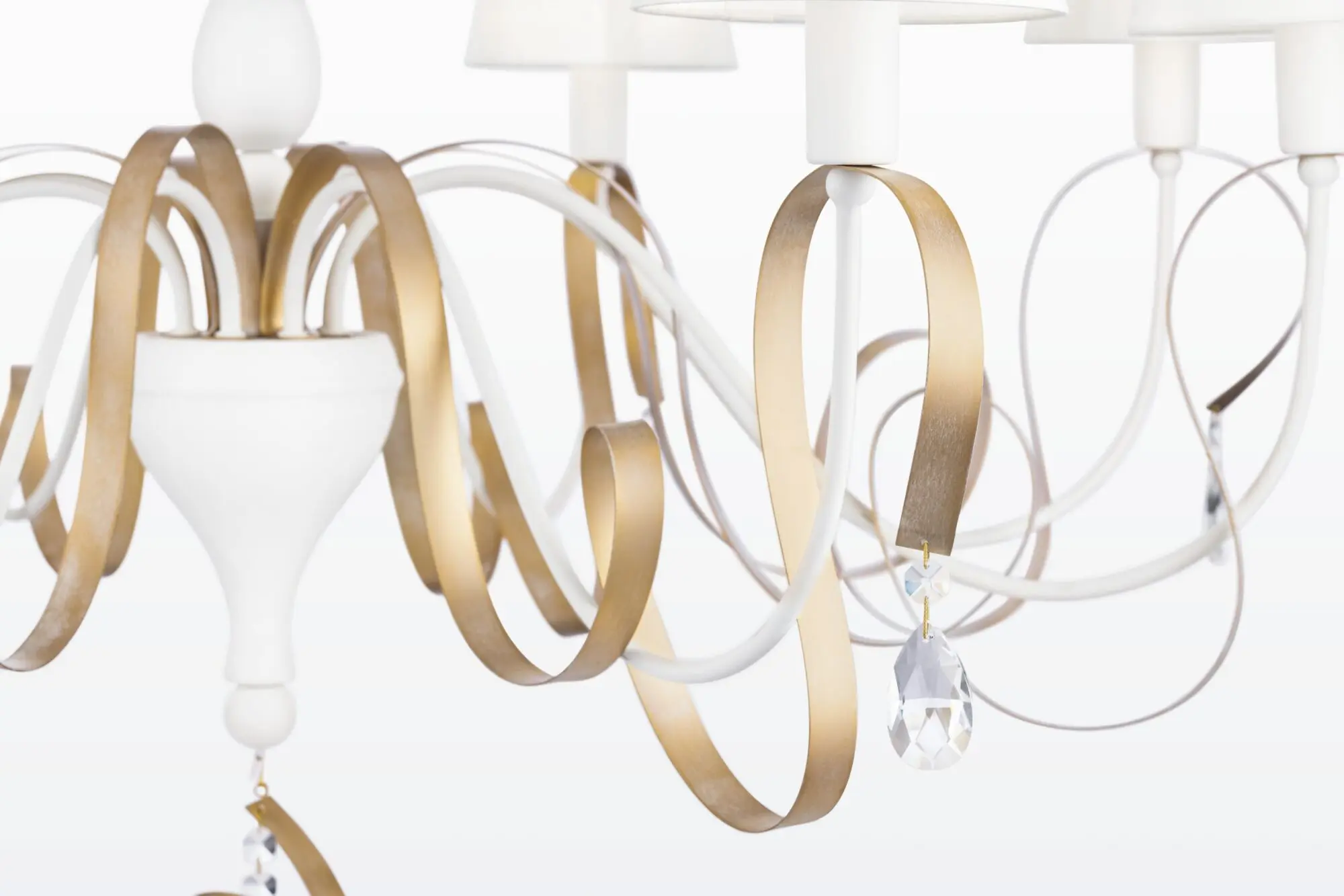 Люстра Maytoni ARM010-08-W