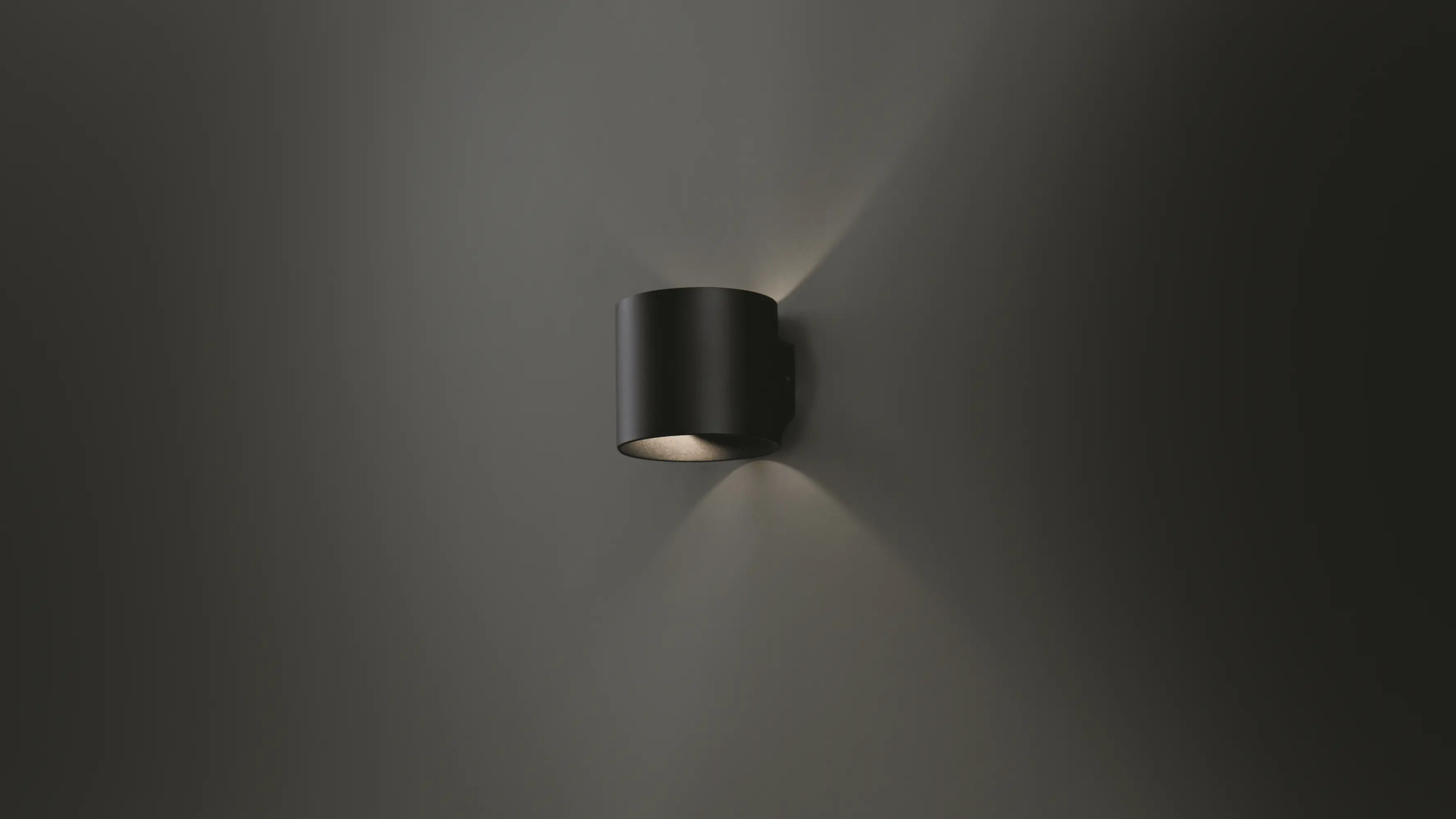 Настенный светильник (бра) Technical C066WL-01B