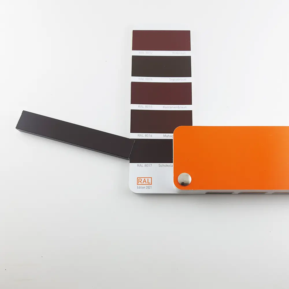 Микроплинтус 11 мм с пружинами Шоколадно-коричневый RAL 8017 59-32-71