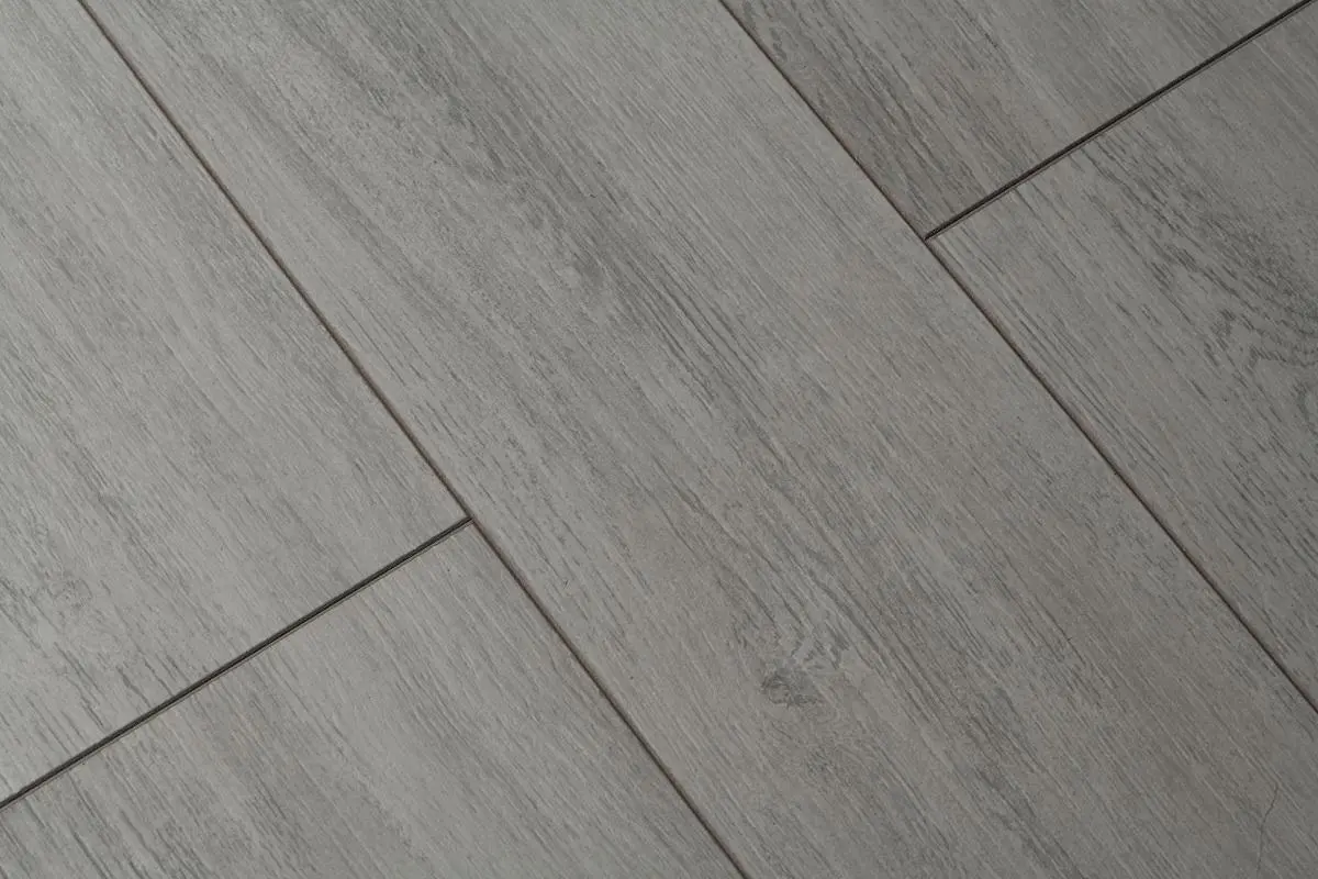 Ламинат Ideal Touch Дуб Раут ID96 в квартире