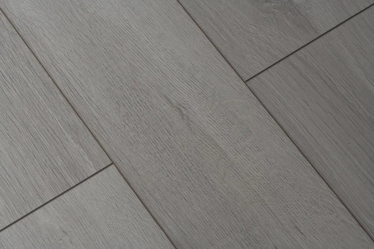 Ламинат Ideal Choice Дуб Вояж ID81 в квартире