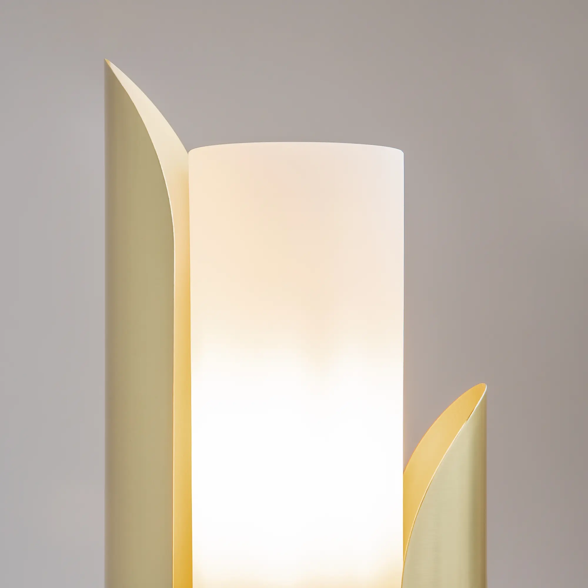 Настольный светильник Maytoni Z014TL-01G