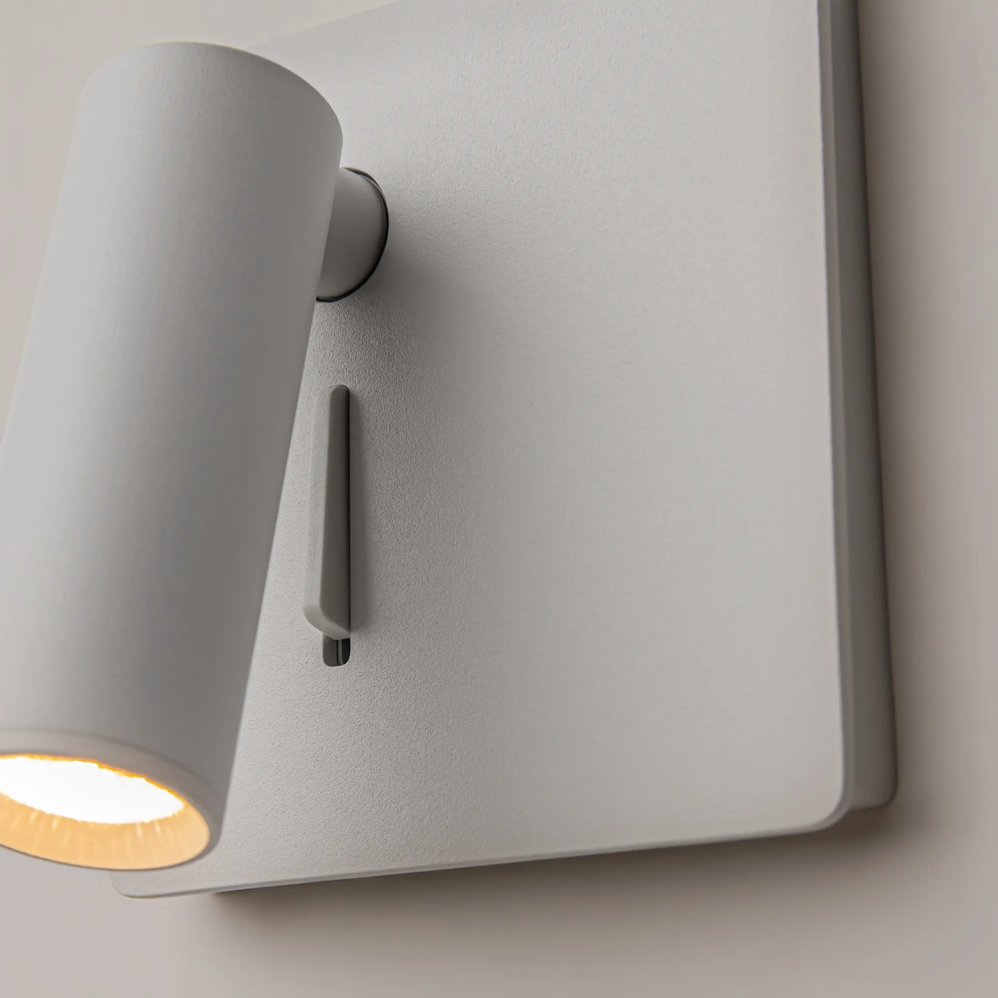 Настенный светильник (бра) Technical C040WL-L3W3K