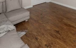 Пробковый пол с дизайном под дерево