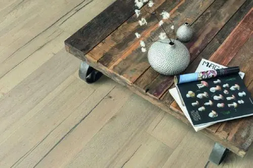 Ламинат Egger Pro Classic 12/33 4V Дуб Вэлли Дымчатый EPL015 в интерьере