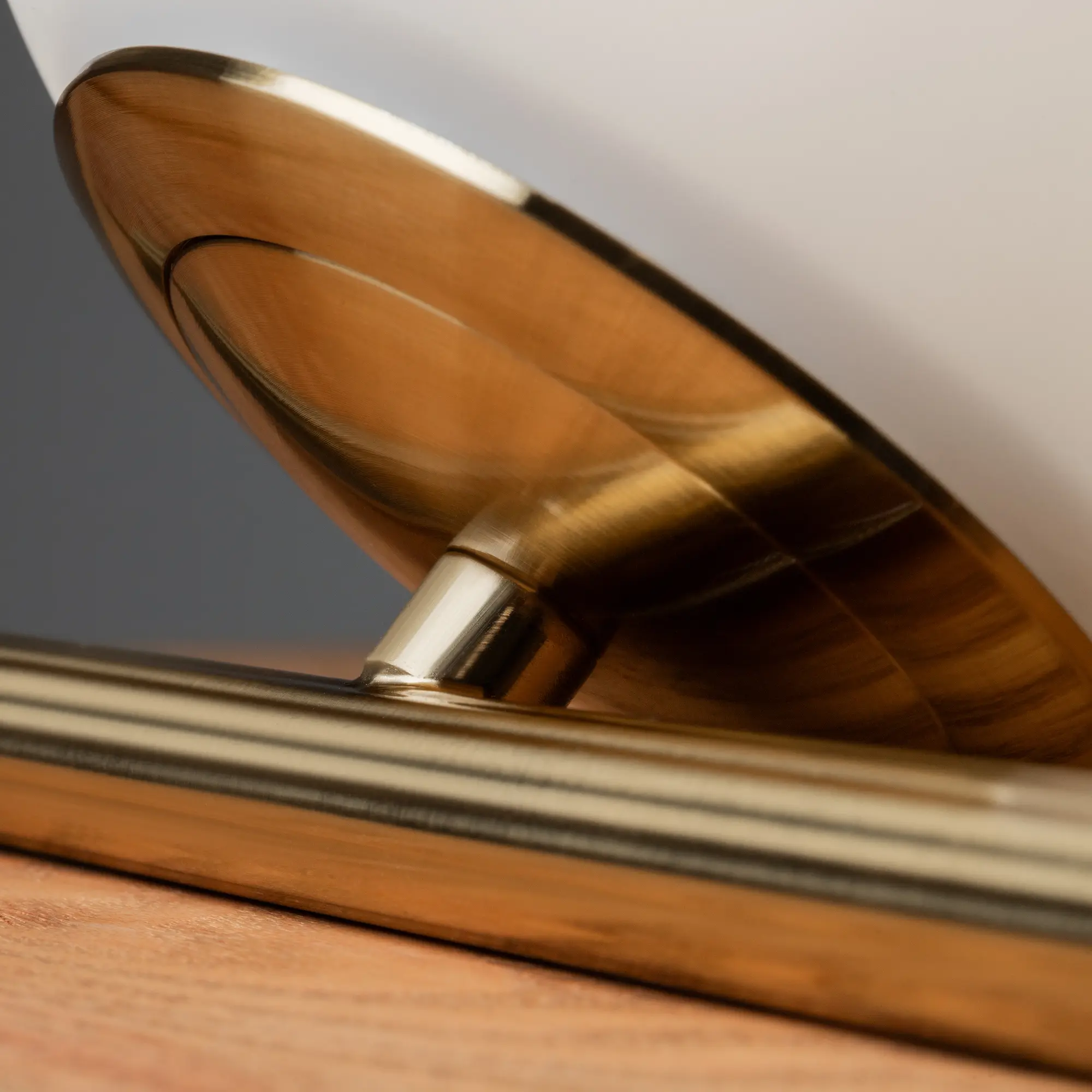 Настольный светильник Freya FR5259TL-01BS