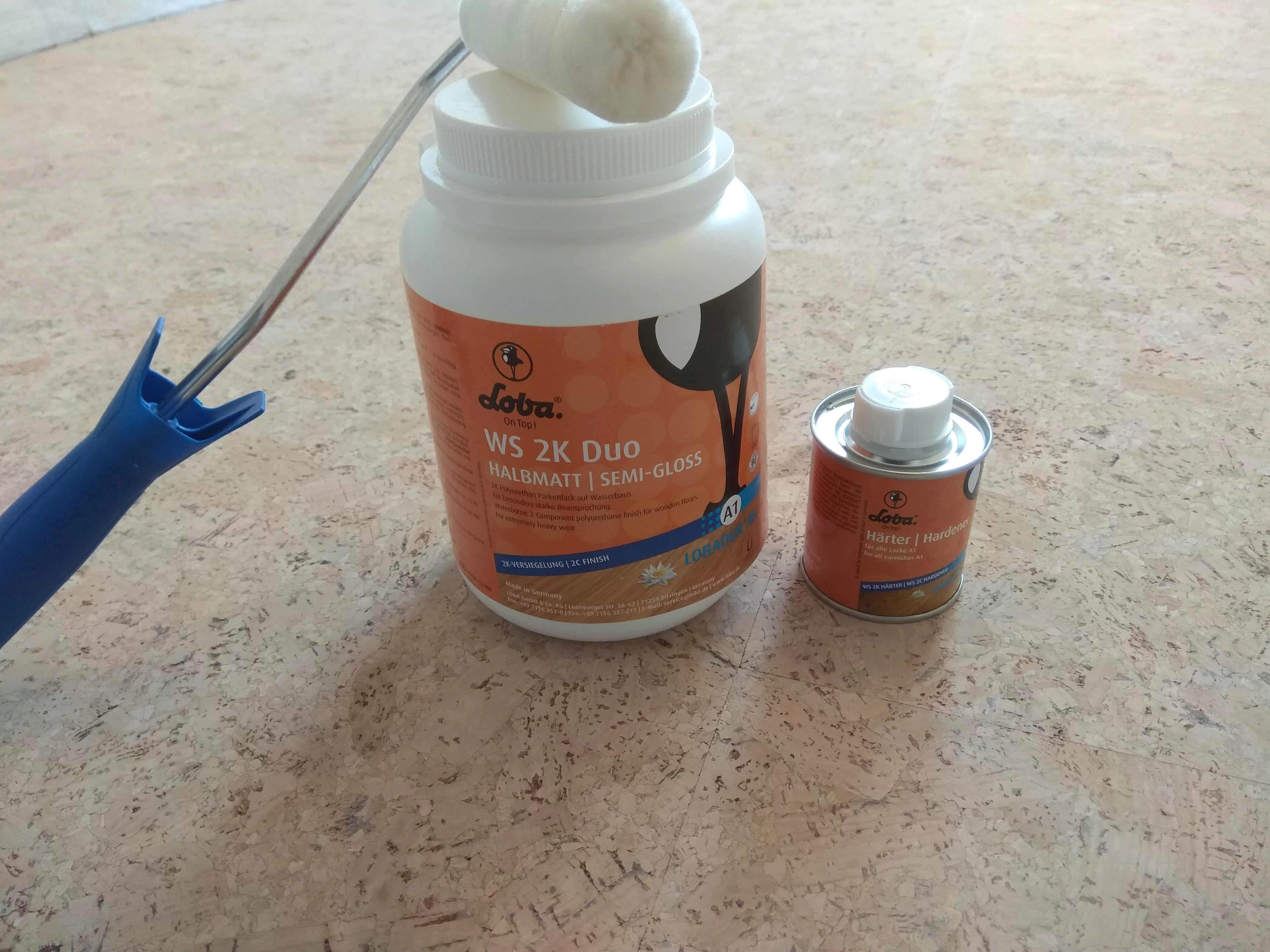 Защита пробкового пола лаком