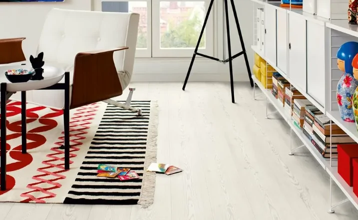 Ламинат белого цвета