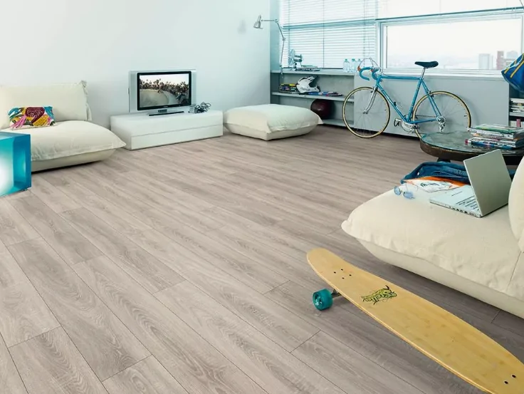 Ламинат Эггер в интерьере студии